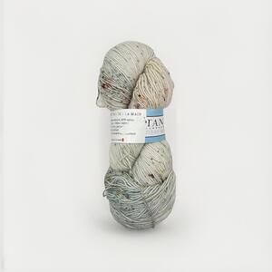 Tanis Fiber Arts Yarn 80% Superwash Merino Made In Canada 420 yds Capital White